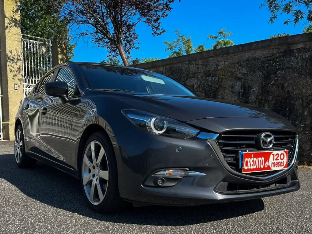 
								Mazda 3 1.5 SkyActiv full									