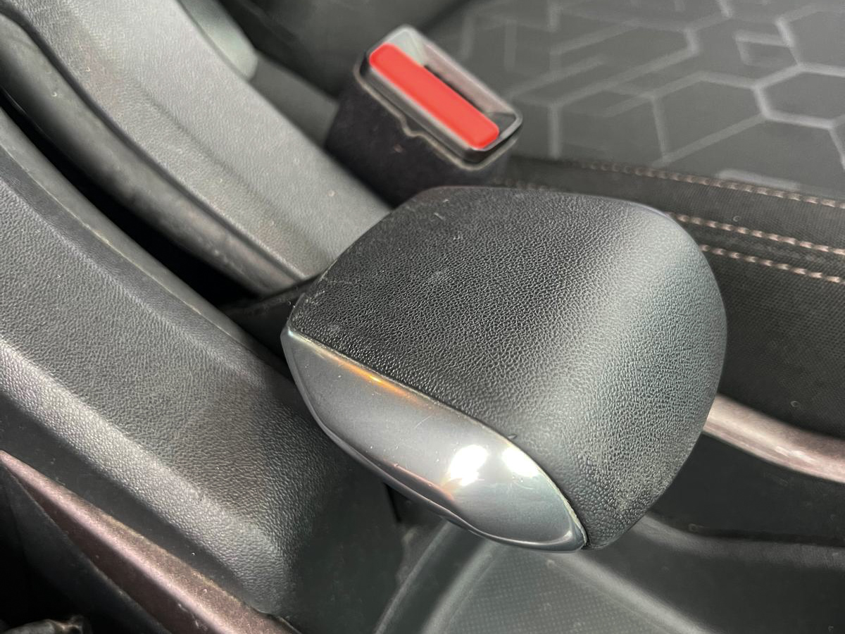 
								Peugeot 2008 1.2 Style full									