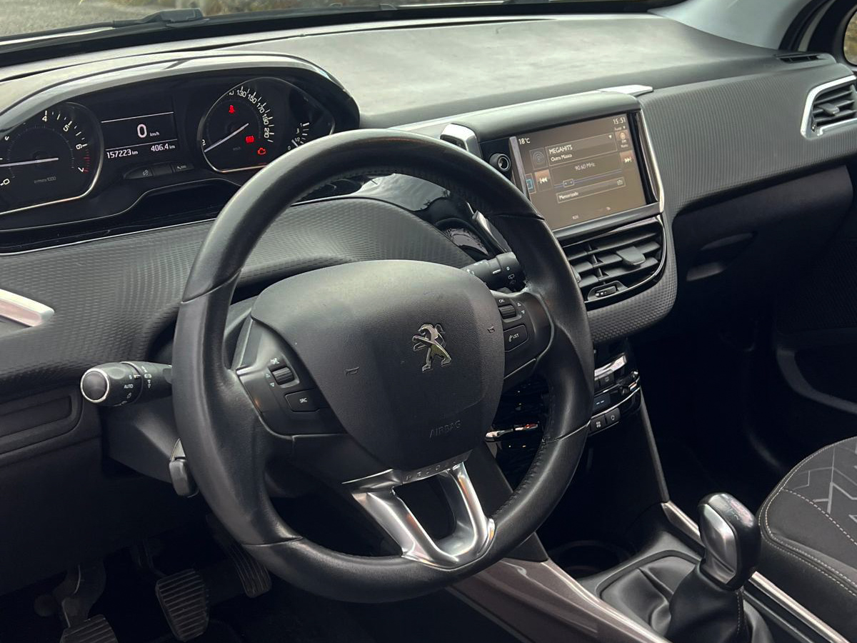 
								Peugeot 2008 1.2 Style full									