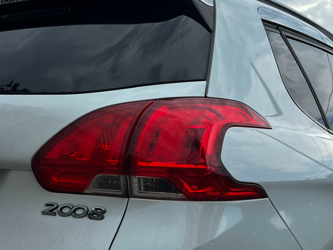 
								Peugeot 2008 1.2 Style full									