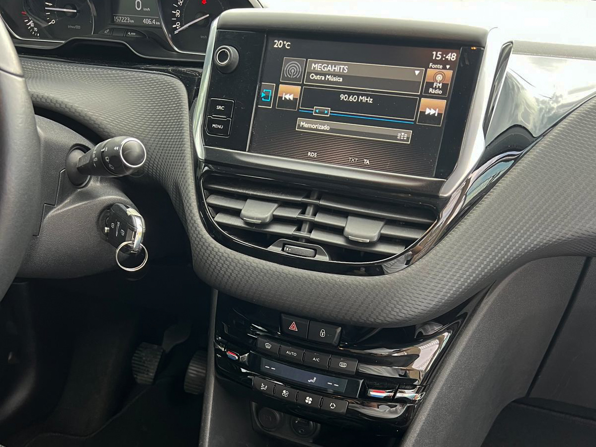 
								Peugeot 2008 1.2 Style full									