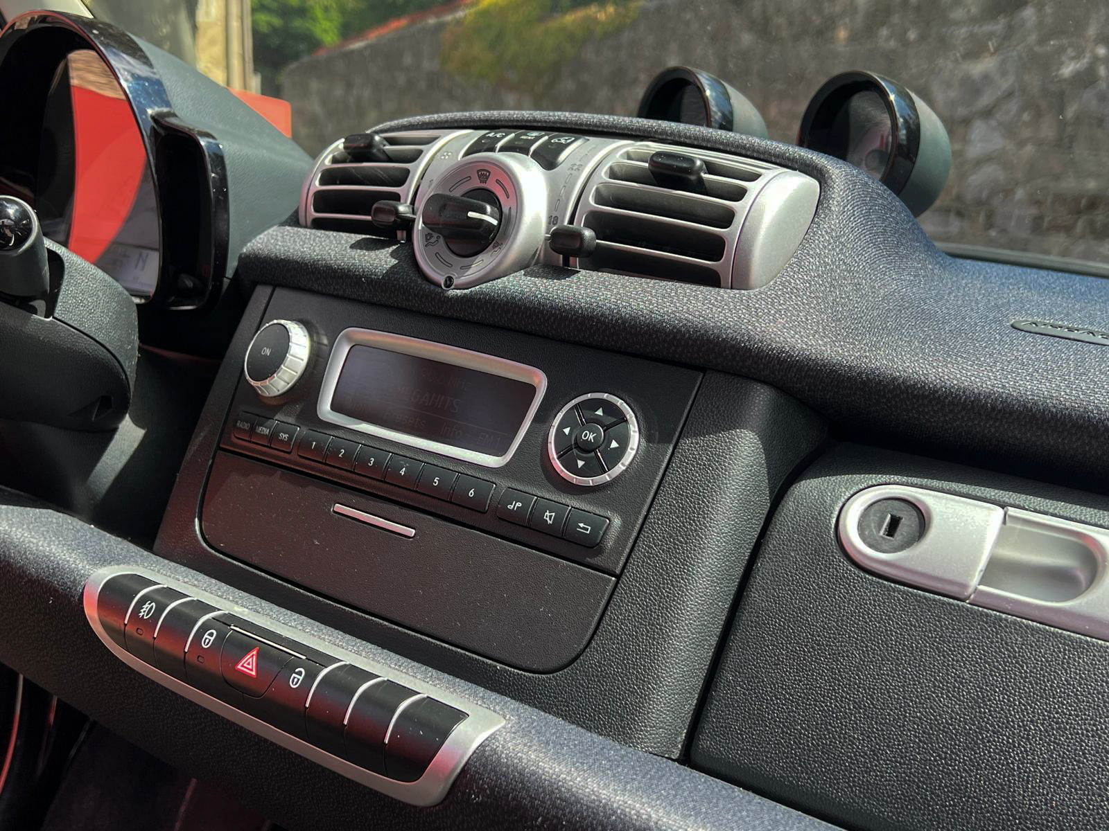 
								Smart Fortwo 1.0 MHD Pulse full									