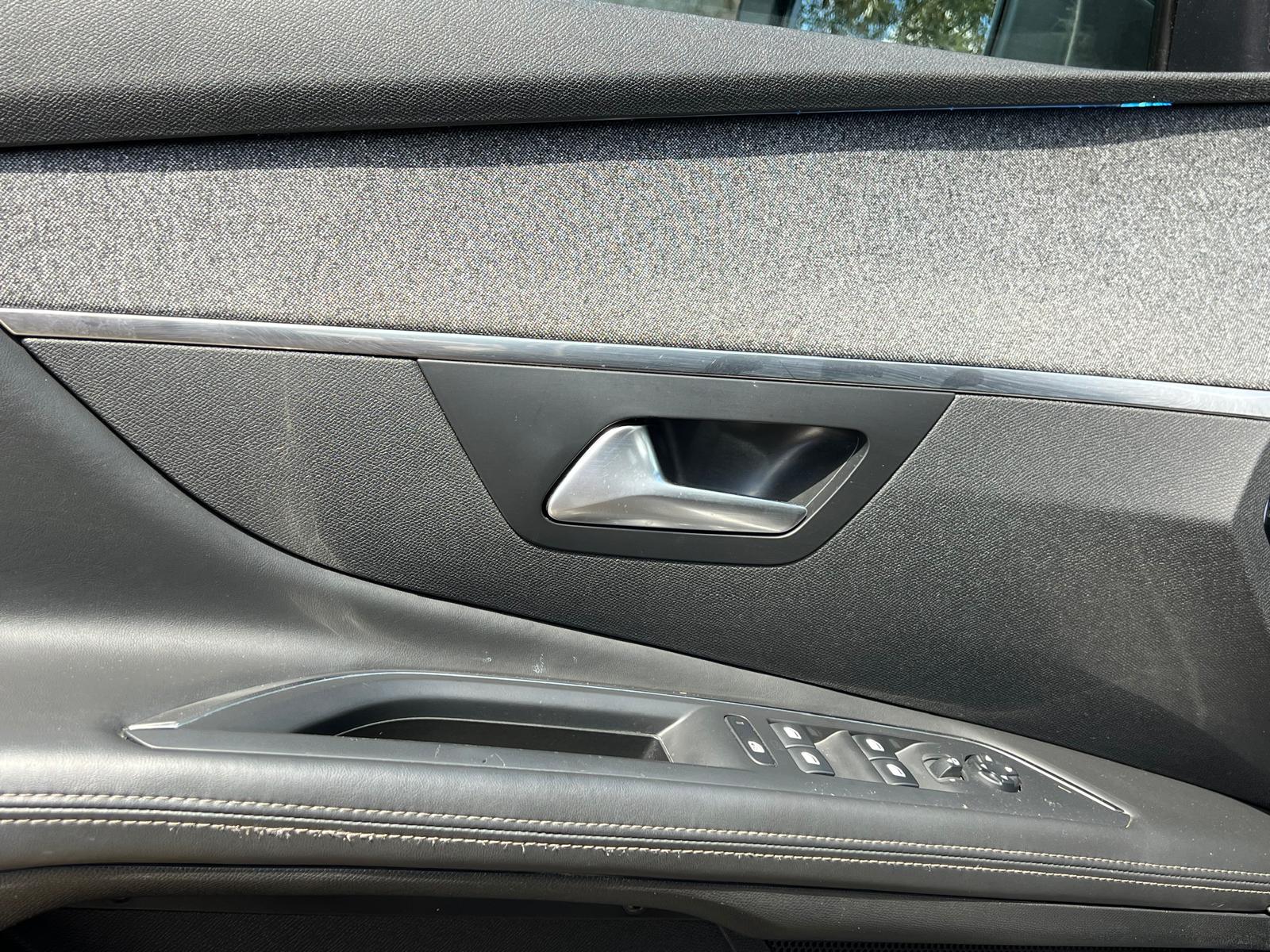 
								Peugeot 3008 1.6 Allure full									