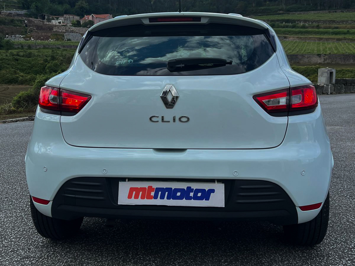 
								Renault Clio full									