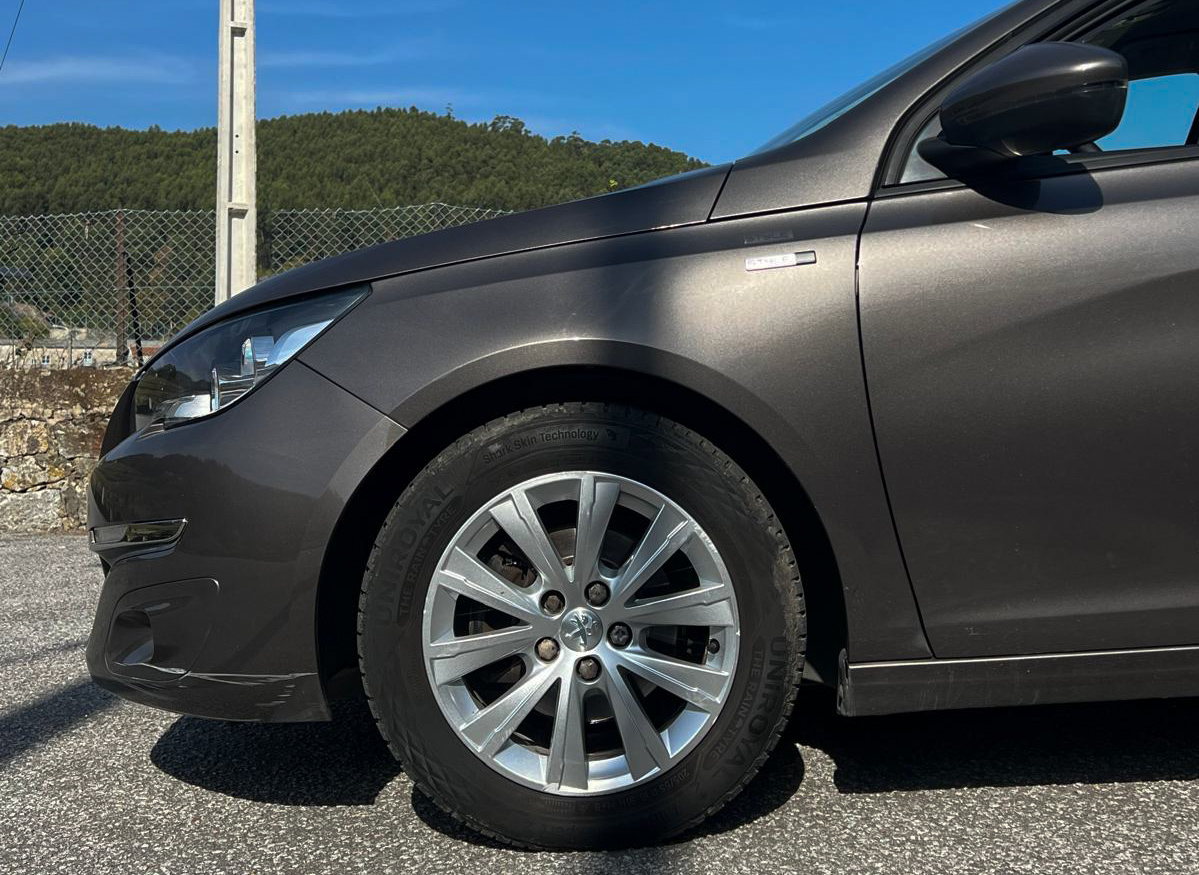 
								Peugeot 308 e-Hdi SW Allure full									