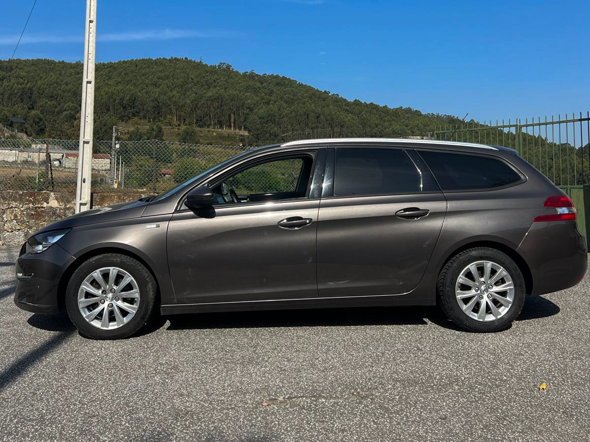 
								Peugeot 308 e-Hdi SW Allure full									