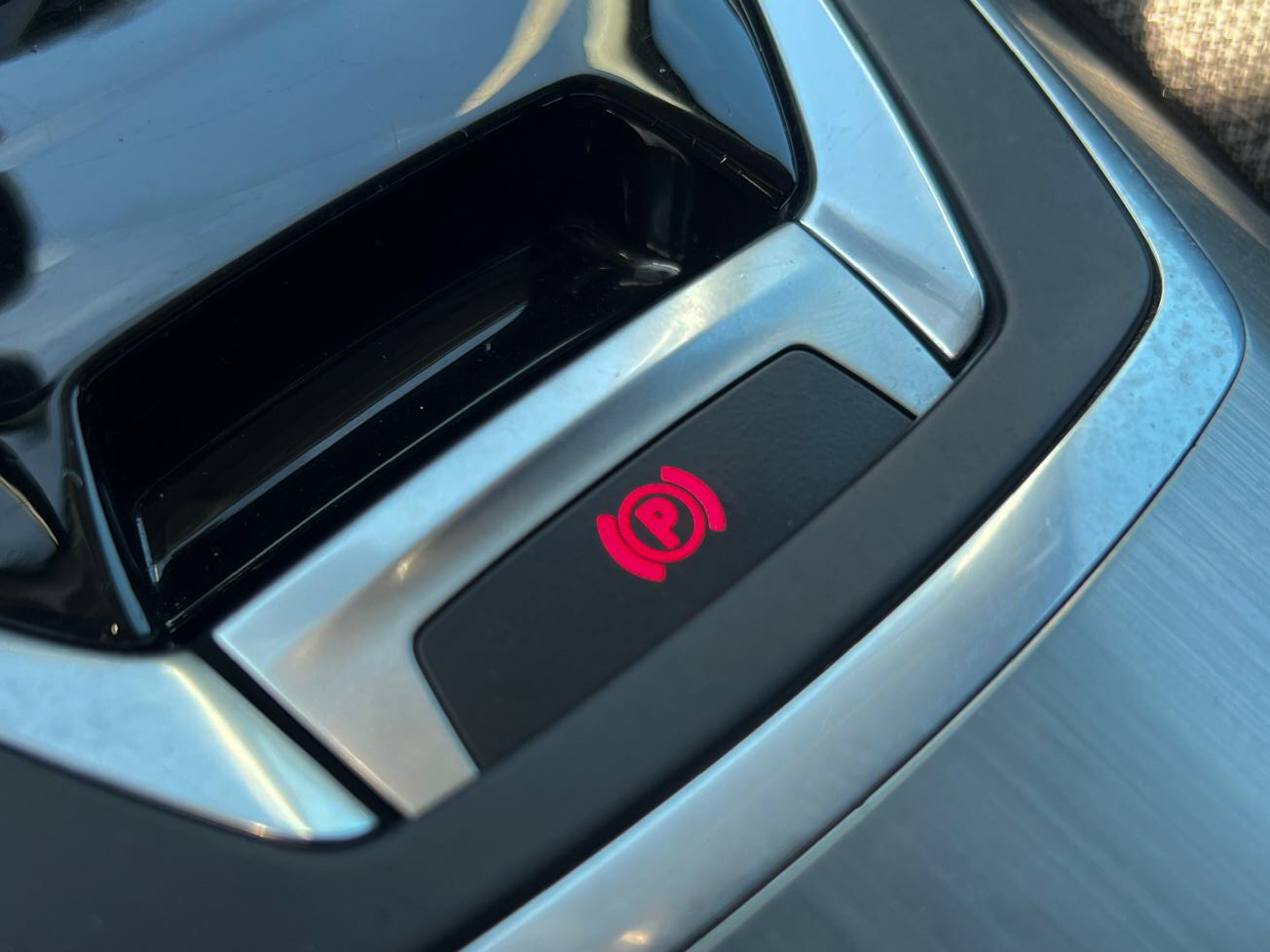 
								Peugeot 308 e-Hdi SW Allure full									