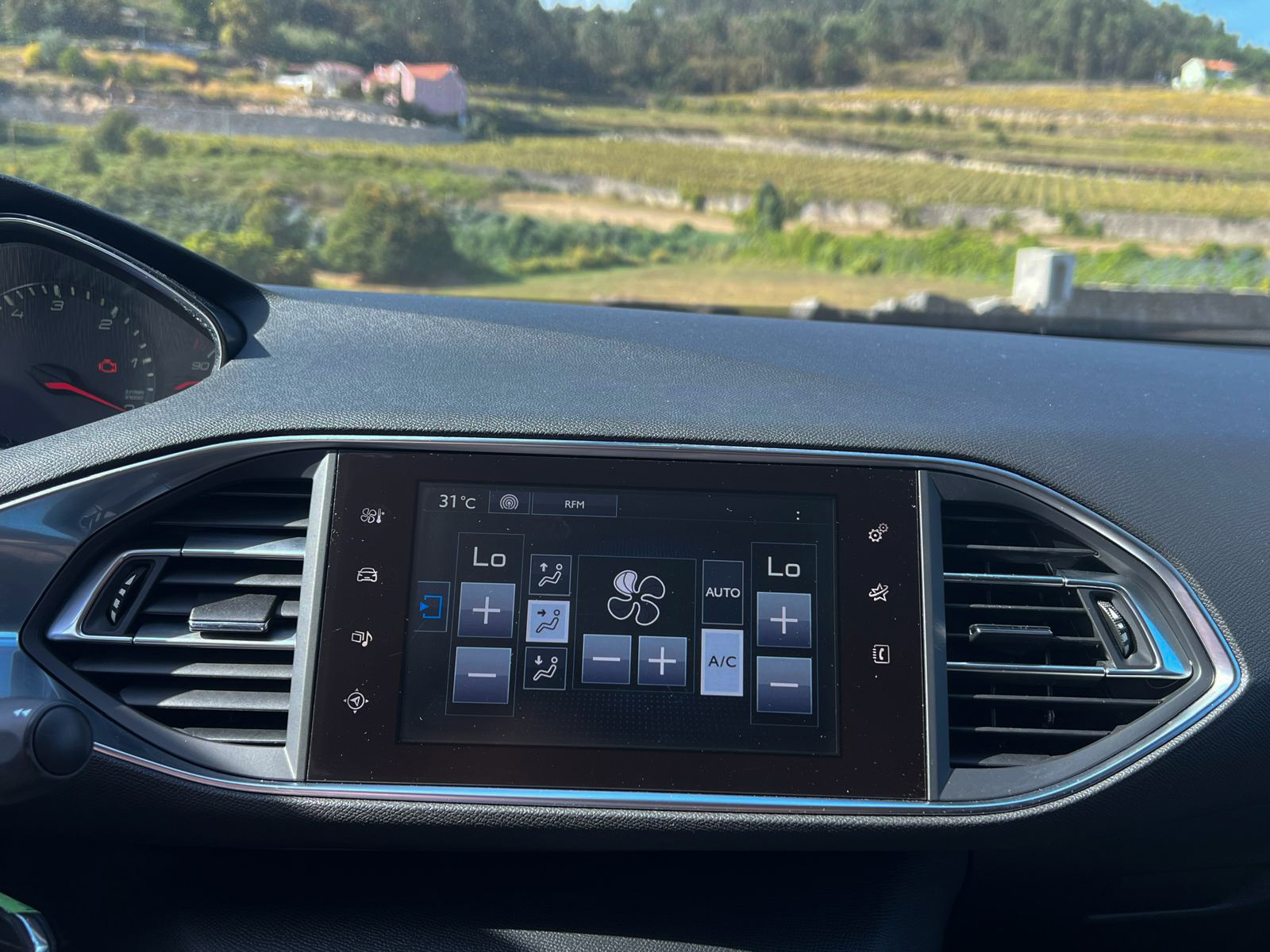 
								Peugeot 308 e-Hdi SW Allure full									