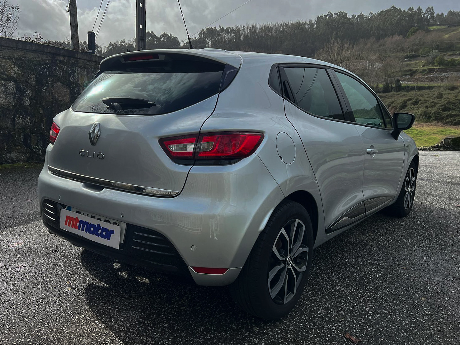 
Renault Clio 0.9 Tce Limited Edition full									