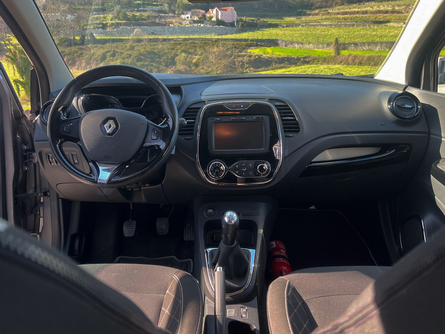 
Renault Captur 1.5 dCi full									