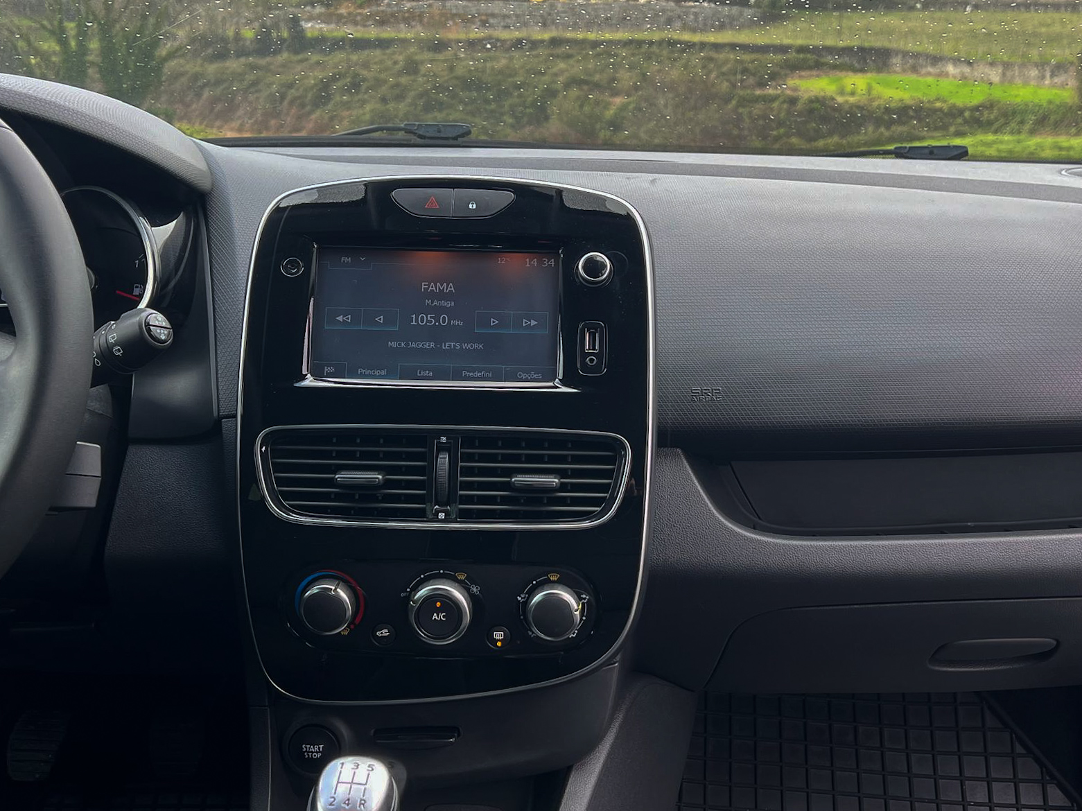 
Renault Clio 0.9 Tce Limited Edition full									