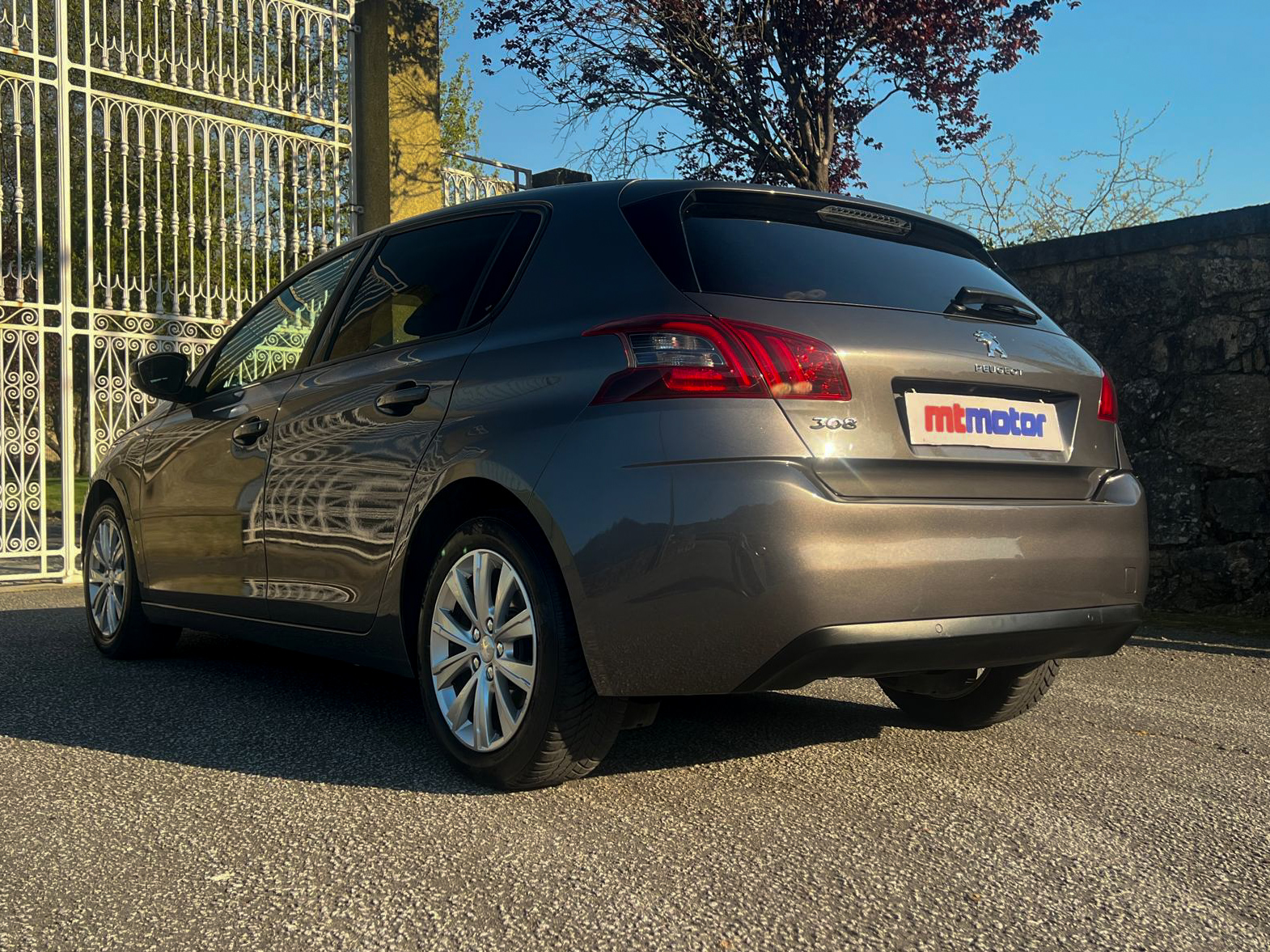 
Peugeot 308 1.5 e-HDi Style full									