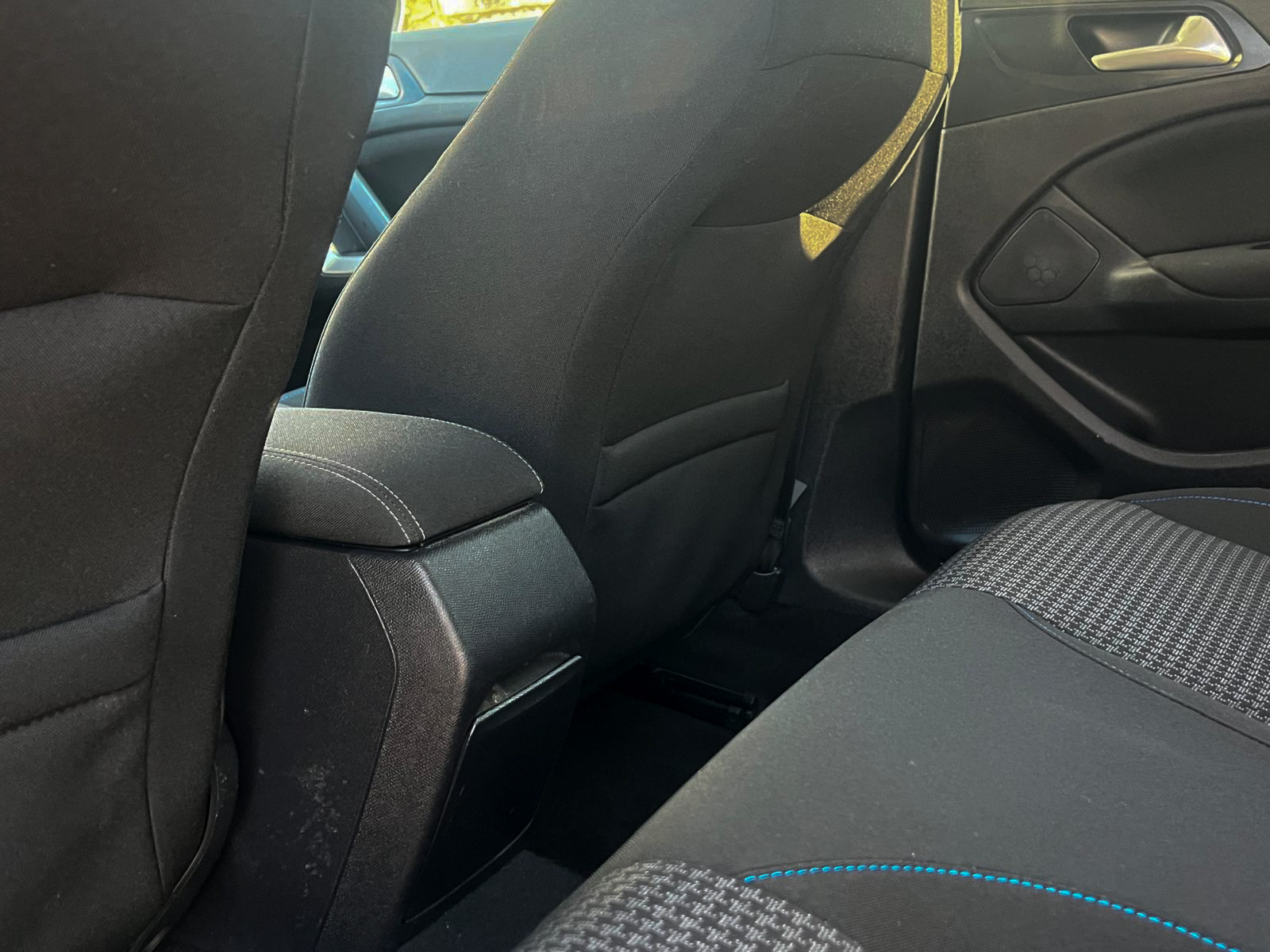 
Peugeot 308 1.5 e-HDi Style full									