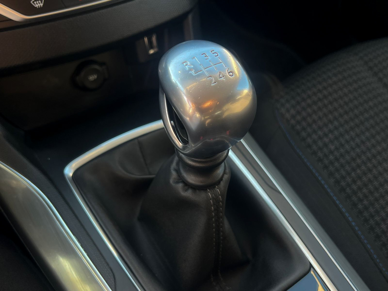 
Peugeot 308 1.5 e-HDi Style full									