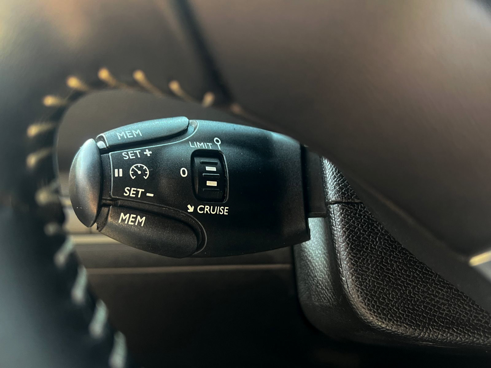 
Peugeot 308 1.5 e-HDi Style full									