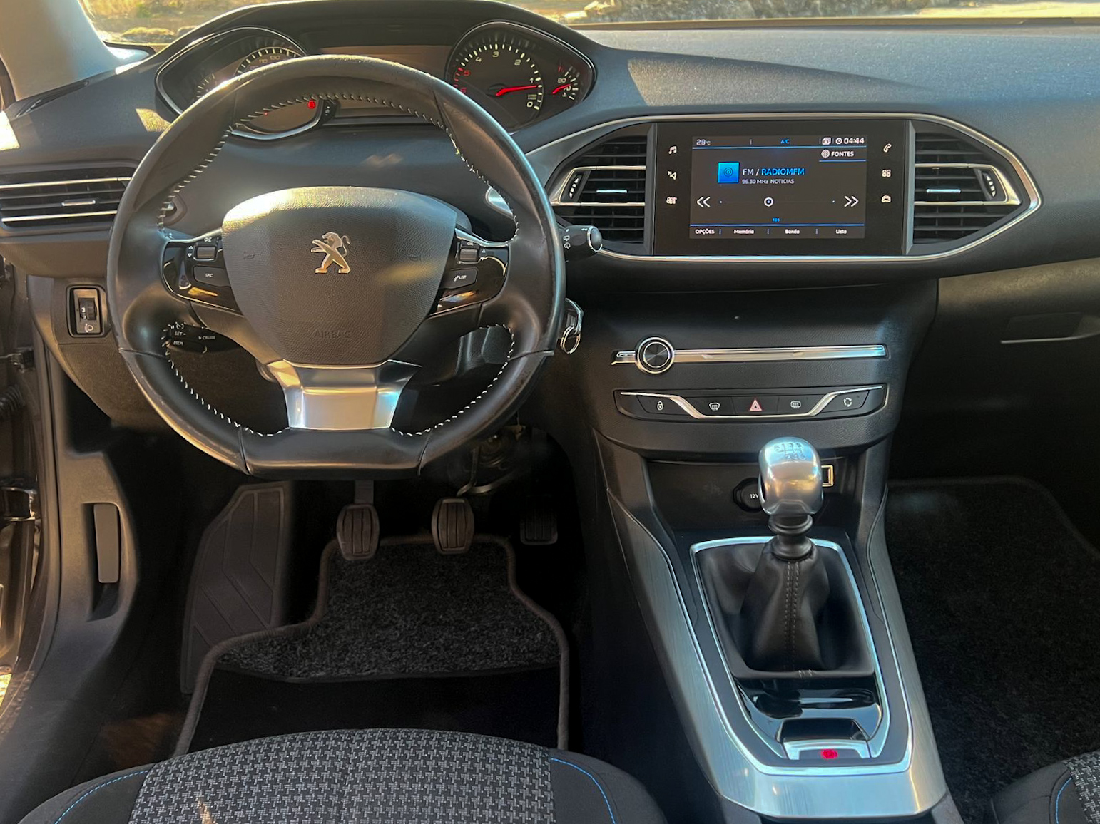 
Peugeot 308 1.5 e-HDi Style full									