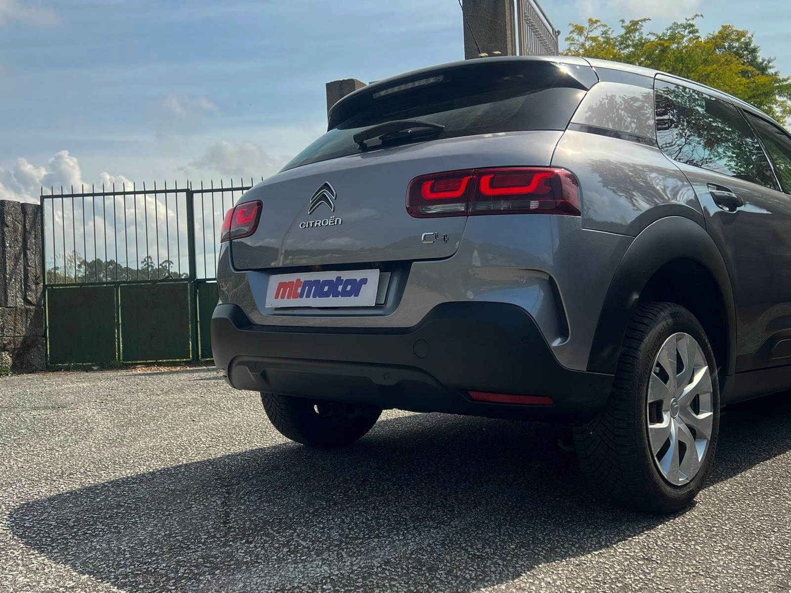 
Citroën C4 Cactus 1.6 Shine full									