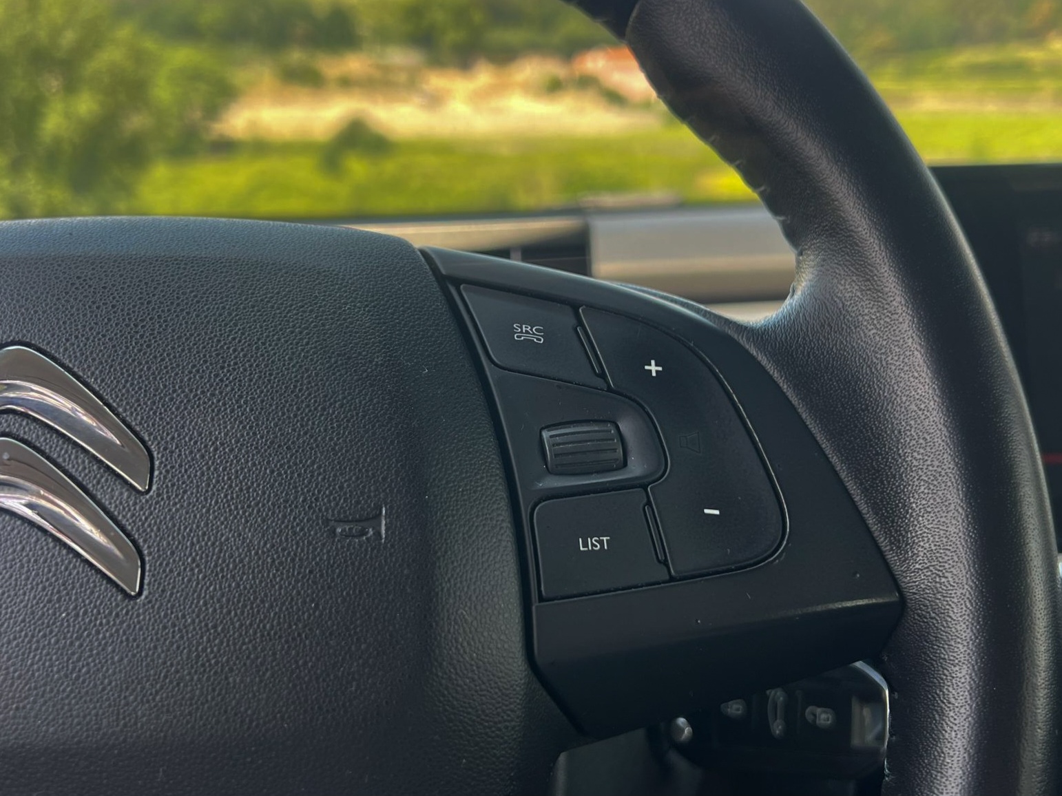 
Citroën C4 Cactus 1.6 Shine full									