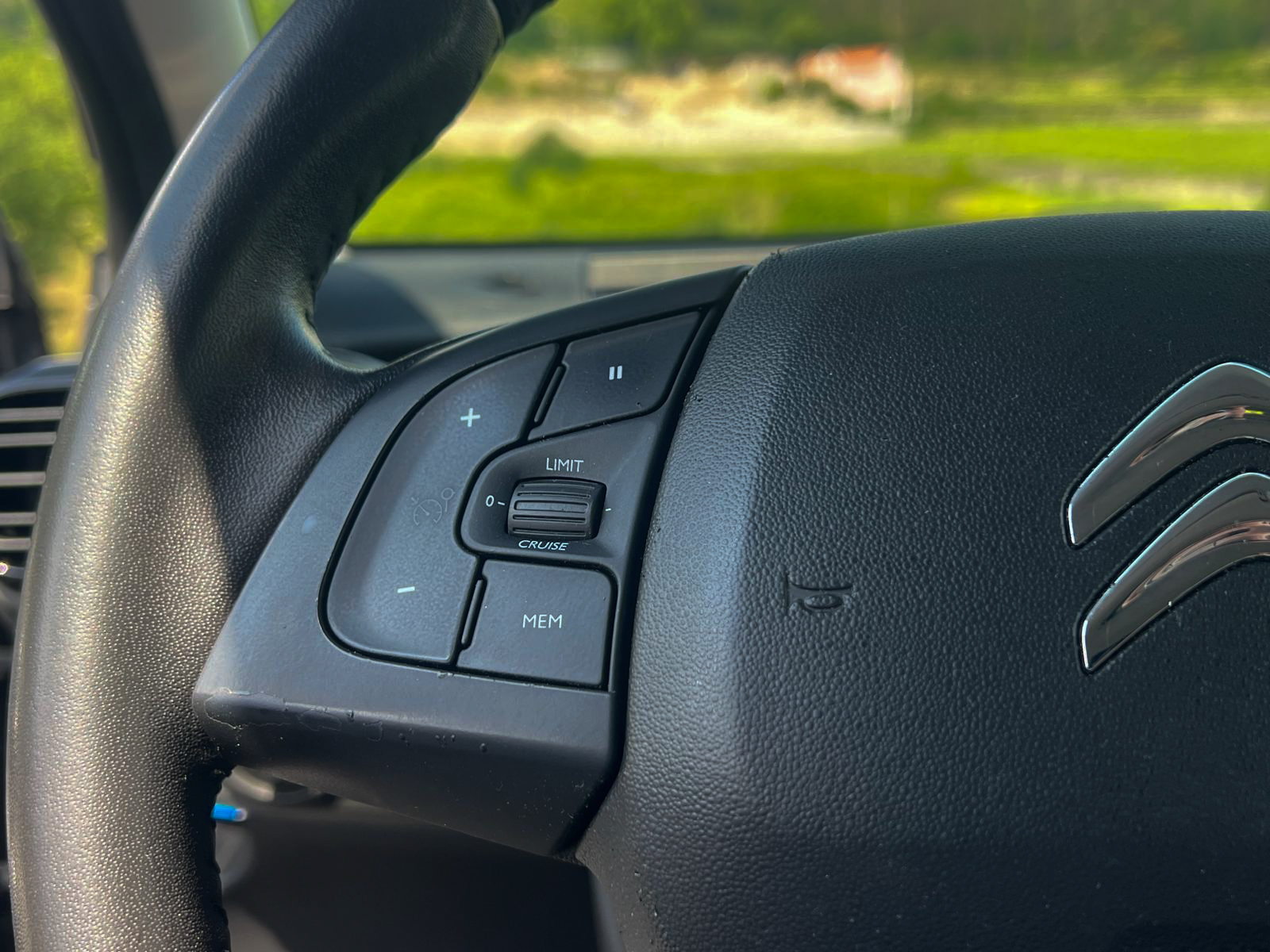 
Citroën C4 Cactus 1.6 Shine full									