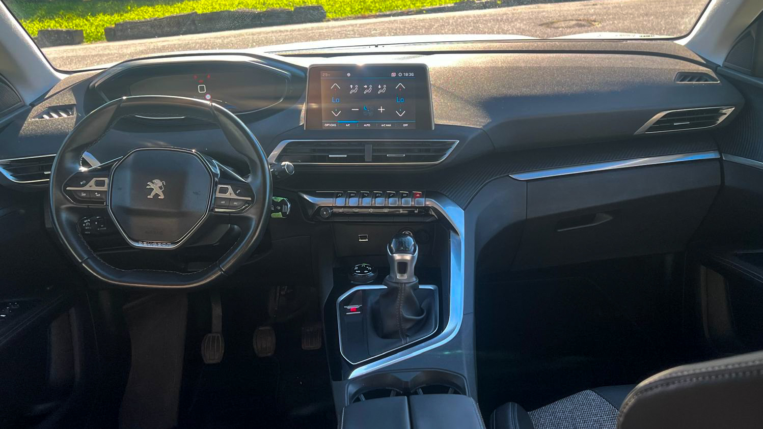 
Peugeot 3008 1.6 BlueHDi Allure full									