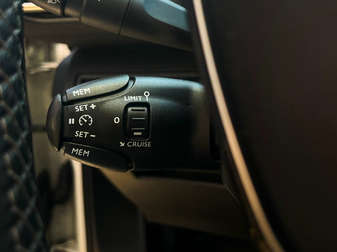 
Peugeot 3008 1.6 BlueHDi Allure full									